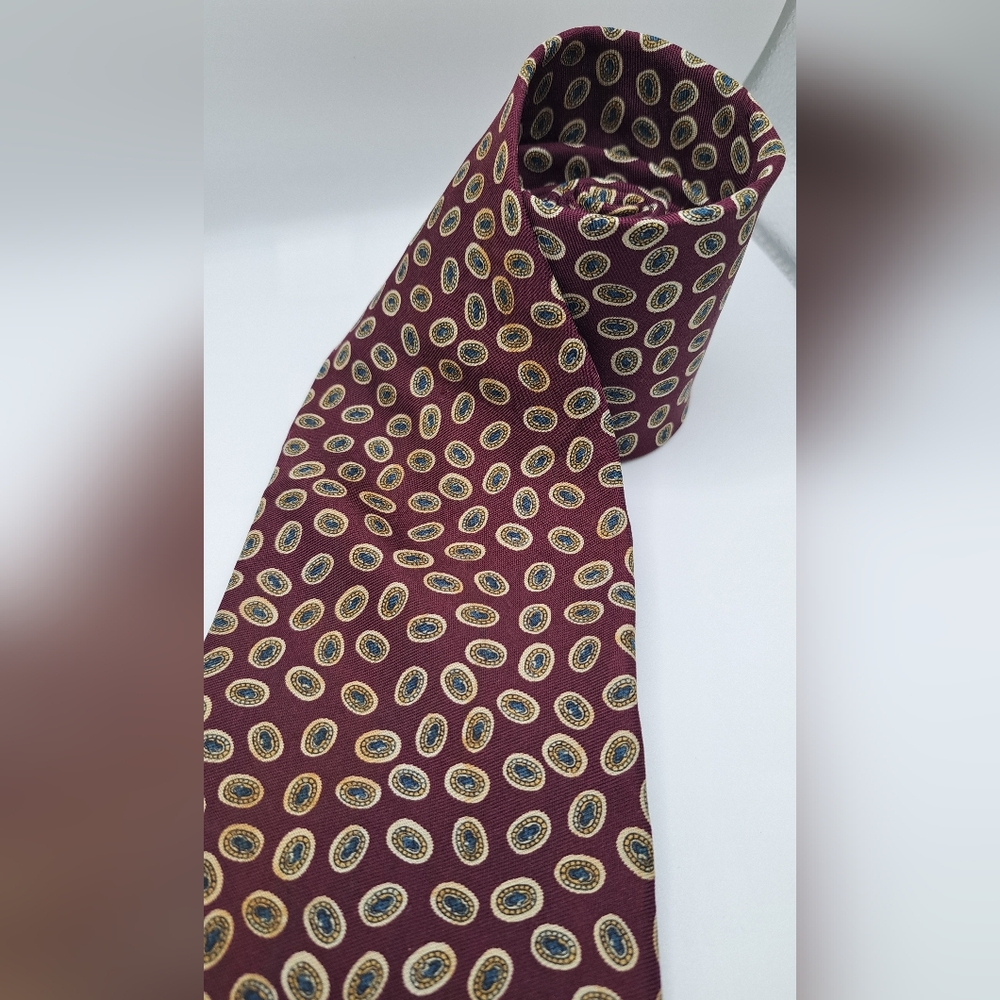 Elegant Burgundy Paisley Patterned Men's Tie Burt Pulitzer Collectors